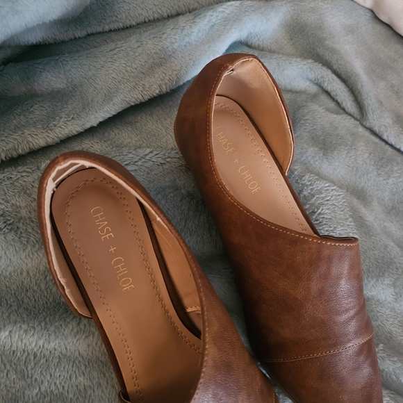 Chase + Chloe Women's Brown Flats - Picture 9 of 12